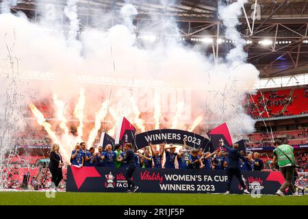 Londra, Regno Unito. 14th maggio, 2023. I giocatori di Chelsea festeggiano la vittoria della finale della fa Cup Vitality Womens tra il Chelsea e il Manchester United al Wembley Stadium di Londra, Inghilterra. (James Whitehead/SPP) Credit: SPP Sport Press Photo. /Alamy Live News Foto Stock