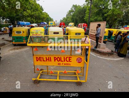 Strada bloccata Rajpath che conduce al cancello dell'India a Nuova Delhi, India Foto Stock