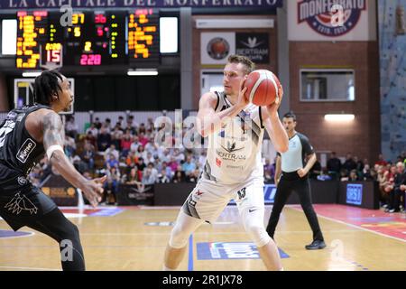 Casale Monferrato, Italia. 14th maggio, 2023. PalaEnergica Paolo Ferraris, Casale Monferrato, Italia, 14 maggio 2023, #43 Radosevic Leon (Bertram Derthona Basket Tortona) durante Playoff - Bertram Yachts Derthona Tortona vs Dolomiti energia Trentino - Italian Basketball Serie A Championship Credit: Live Media Publishing Group/Alamy Live News Foto Stock