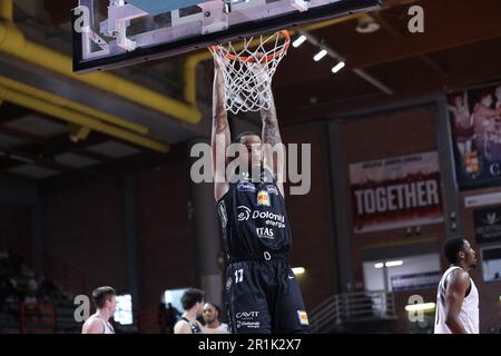 Casale Monferrato, Italia. 14th maggio, 2023. #17 Undom Mattia (Dolomiti energia Trentino) durante Playoff - Bertram Yachts Derthona Tortona vs Dolomiti energia Trentino, Campionato Italiano Basket Serie A a a Casale Monferrato, Italy, Maggio 14 2023 Credit: Agenzia indipendente per le foto/Alamy Live News Foto Stock