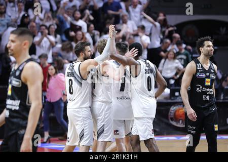 Casale Monferrato, Italia. 14th maggio, 2023. PalaEnergica Paolo Ferraris, Casale Monferrato, Italia, 14 maggio 2023, Vittoria (Bertram Derthona Basket Tortona) durante Playoff - Bertram Yachts Derthona Tortona vs Dolomiti energia Trentino - Basket Italiano Serie A Championship Credit: Live Media Publishing Group/Alamy Live News Foto Stock