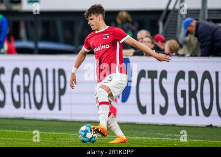 Alkmaar, Paesi Bassi. 14th maggio, 2023. ALKMAAR, PAESI BASSI - MAGGIO 14: Milos Kerkez di AZ durante la partita olandese di Eredivie tra AZ e FC Emmen all'AFAS Stadion il 14 Maggio 2023 ad Alkmaar, Paesi Bassi (Foto di Patrick Goosen/Orange Pictures) Credit: Orange Pics BV/Alamy Live News Foto Stock