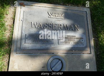 Los Angeles, California, USA 12th Maggio 2023 imprenditore/Studio Executive Lew Wasserman grave a Canaan Family Estates a Hillside Memorial Park il 12 Maggio 2023 a Culver City, Los Angeles, California, USA. Foto di Barry King/Alamy Stock Photo Foto Stock