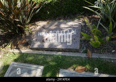 Los Angeles, California, USA 12th Maggio 2023 imprenditore/Studio Executive Lew Wasserman grave a Canaan Family Estates a Hillside Memorial Park il 12 Maggio 2023 a Culver City, Los Angeles, California, USA. Foto di Barry King/Alamy Stock Photo Foto Stock