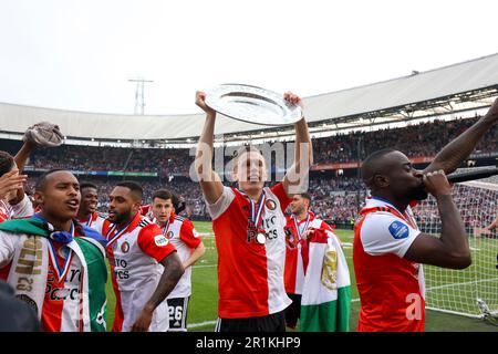 14-05-2023: Sport: Feyenoord v Go Ahead ROTTERDAM, PAESI BASSI - MAGGIO 14: Giocatori di Feyenoord che festeggiano il campionato durante la partita Eredivisi Foto Stock