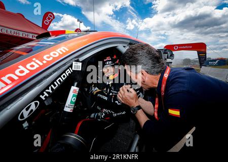 SORDO Dani (spa), Hyundai Shell Mobis World Rally Team, Hyundai i20 N Rally 1 Hybrid, ritratto durante il Rally, Portogallo. , . WRC World Rally Championship, dal 11 al 14 maggio 2023 a Porto, Portogallo - Foto Paulo Maria/DPPI Credit: DPPI Media/Alamy Live News Foto Stock