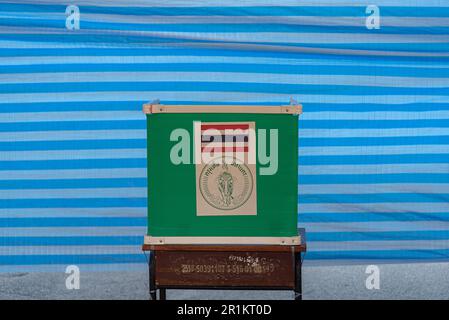 Bangkok, Thailandia. 14th maggio, 2023. Uno stand di seggio visto durante le elezioni generali della Thailandia a Bangkok. Credit: SOPA Images Limited/Alamy Live News Foto Stock