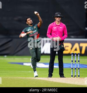 CHELMSFORD, REGNO UNITO. 14 maggio, 2023. MD Mustafizur Rahman of Bangladesh (a sinistra) bocce durante la ICC Men's Cricket World Cup Super League - 3rd ODI Irlanda vs Bangladesh al campo da cricket della Cloud County domenica 14 maggio 2023 a CHELMSFORD INGHILTERRA. Credit: Taka Wu/Alamy Live News Foto Stock