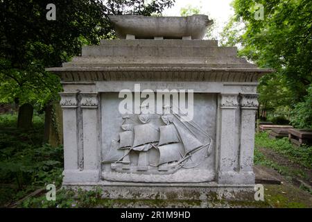 Il John Wimble Memorial on Ship Path, West Norwood Cemetery, uno dei "magnifici sette" cimiteri di Londra, Londra, Inghilterra, Regno Unito Foto Stock