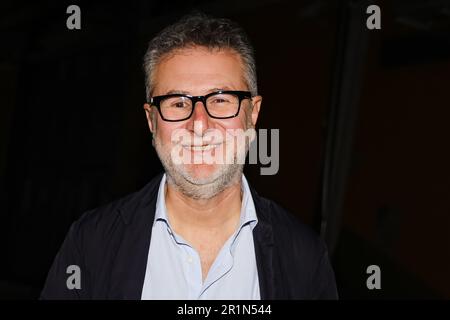 Milano, Italia. 15th maggio, 2023. Fabio Fazio viene visto fuori dagli studi televisivi di che tempo che fa il giorno dell'annuncio del passaggio al canale nove di Discovery dopo 39 anni in Rai il 15 maggio 2023 a Milano (Foto di Alessandro Bremec/NurPhoto) Credit: NurPhoto SRL/Alamy Live News Foto Stock