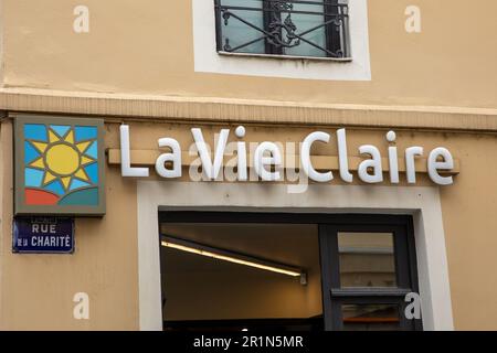 Bordeaux , Aquitaine France - 05 02 2023 : la vie claire segno di testo e logo marchio sulla parete facciata biologico chiaro negozio di vita Foto Stock