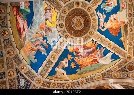 Pittura della cupola con stemma papale, Stanze di Raffaello, Stanze di Raffaello, Palazzo Apostolico, Vaticano, Roma, Lazio, Lazio, Italia, Europa, Città del Vaticano Foto Stock