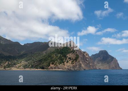 Cile, Arcipelago Juan Fernandez, Isola Robinson Crusoe, Cumberland Bay, villaggio di San Juan Bautista. Foto Stock