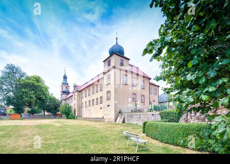 Propstei Zella, architettura, facciata casa, vista villaggio, estate, Zella, Rhön, Wartburgkreis, Turingia, Germania, Europa, Foto Stock