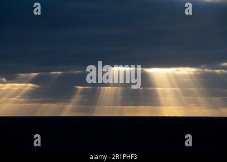 Cile, Arcipelago Juan Fernandez, Isola Alexander Selkirk. Alba sull'Oceano Pacifico. Foto Stock