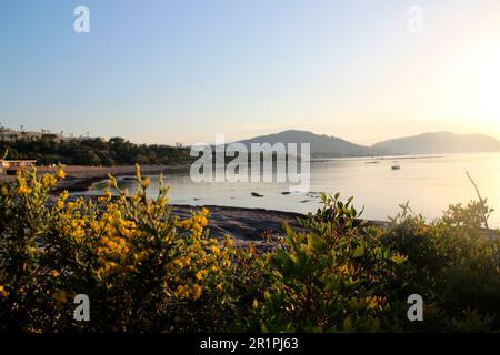 Alba sulla spiaggia vicino Kiotari, Rodi, Grecia Foto Stock