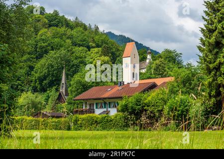 Oberau, chiesa di San Ludwig, cappella di San Georg nel distretto di Garmisch-Partenkirchen, alta Baviera, Baviera, Germania Foto Stock