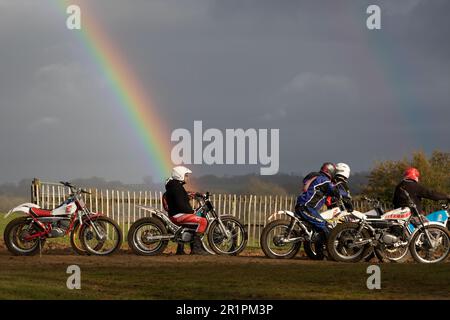 Rainbow durante l'incontro Norwich Vikings Motocross Trials a Cadders Hill, Lyng, Norfolk, Regno Unito. Foto Stock