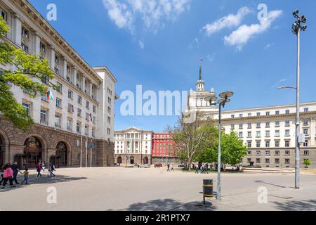 Sofia, Bulgaria. Maggio 2023. Vista delle guardie presidenziali di fronte al Palazzo Presidenziale della Repubblica di Bulgaria nel centro della città Foto Stock