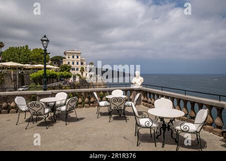 Terrazza del Grand Hotel ExceIsior Vittoria, Sorrento, Golfo di Napoli, Campania, Italia, Europa Foto Stock