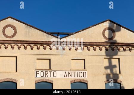 GENOVA, 2 FEBBRAIO 2023 - dettaglio di un edificio nel Porto Antico di Genova Foto Stock