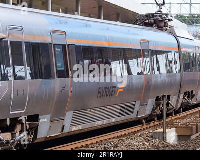 L'Airport Express, Flytoget, alla stazione di Lysaker vicino Oslo in Norvegia, sulla strada per l'Aeroporto Internazionale di Oslo, Gardermoen. Foto Stock