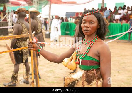 Jos, Nigeria. 12th maggio 2023. Berom soldato femminile, Jos, Stato Plateau, Nigeria. Foto Stock