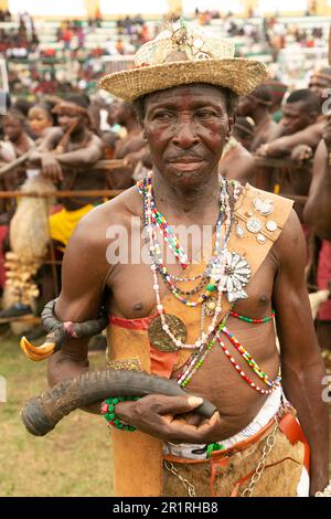 Jos, Nigeria. 12th maggio 2023. Berom che tiene il suo flauto tradizionale, Jos, Plateau, Nigeria. Foto Stock