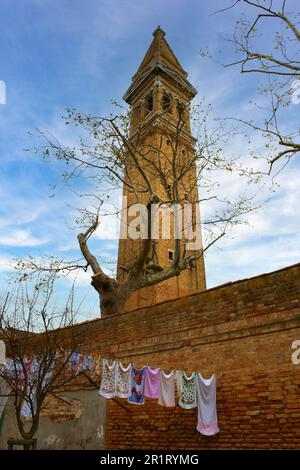 Campanile della Chiesa di San Martino a Burano, Italia Foto Stock
