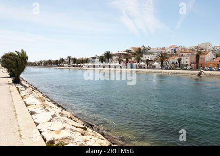 Vista dell'Avenida e della città vecchia di Lagos, Algarve, Portogallo Foto Stock