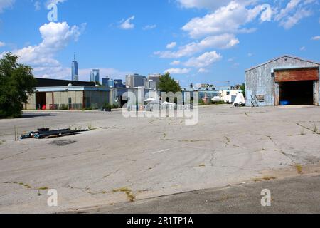 L'estremità sud di Governors Island, ha arato diventare il New York Climate Exchange entro il 2028. Edificio industriale 902, il 4th agosto 2019 a Manhattan, New York Foto Stock