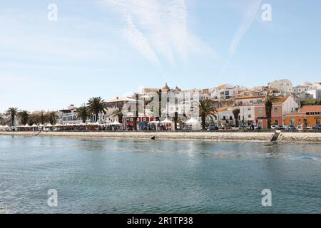 Vista dell'Avenida e della città vecchia di Lagos, Algarve, Portogallo Foto Stock