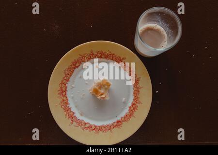 tavolo dopo colazione Foto Stock