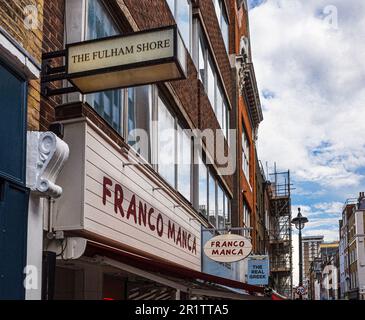 Il Fulham Shore PLC su Berwick Street, Soho, Londra. La Fulham Shore è una società di ristoranti che possiede Franco Banca e le catene di ristoranti Real Greek. Foto Stock