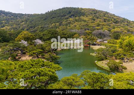 Giardino di Ritsurin nella città di Takamatsu, Prefettura di Kagawa, Giappone, uno dei più famosi giardini storici giapponesi. Foto Stock