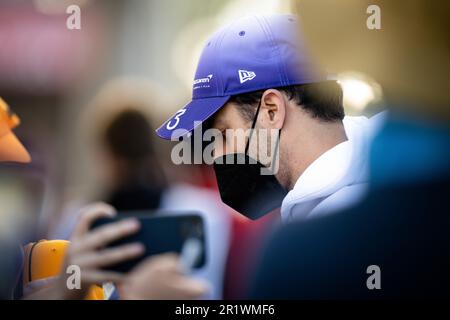 Melbourne, Australia, 9 aprile 2022. Daniel Ricciardo (3°) dell'Australia e del Team McLaren F1 arriva al Gran Premio d'Australia di Formula uno ad Albert Park il 09 aprile 2022 a Melbourne, Australia. Credit: Steven Markham/Speed Media/Alamy Live News Foto Stock