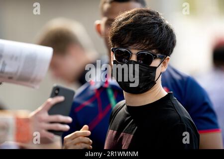 Melbourne, Australia, 9 aprile 2022. Yuki Tsunoda (22) del Giappone e della Scuderia AlphaTauri arriva al Gran Premio d'Australia di Formula uno ad Albert Park il 09 aprile 2022 a Melbourne, Australia. Credit: Steven Markham/Speed Media/Alamy Live News Foto Stock
