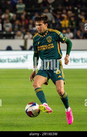 Los Angeles Galaxy centrocampista Riqui Puig (6) durante una partita MLS contro i terremoti di San Jose, Domenica 14 maggio 2023, alla Dignity Health Sports P Foto Stock