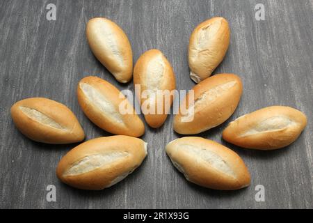 Pane messicano delizioso, soffice, caldo, croccante, pane bianco bolillo, Pane di pane francese o di pane fatto con farina di grano molto economica Foto Stock