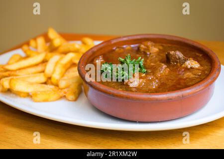 Stufato di manzo cotto con birra. Ricetta tradizionale in Belgio. Foto Stock