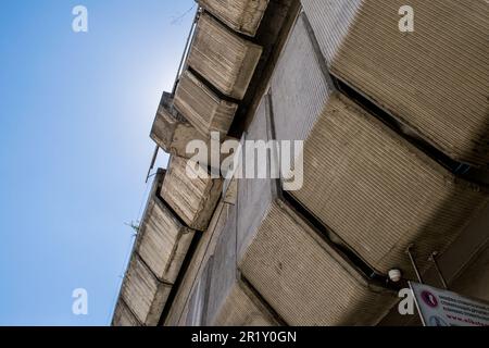 L'esterno di un centro commerciale a Tetovo, Macedonia settentrionale Foto Stock