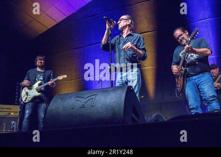 Olivier Mas, Christian Surville, jamming con Red Beans & Pepper Sauce in concerto agli inviti Festival. Nissan-lez-Enserune. Occitania, Francia Foto Stock