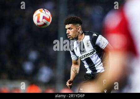 Salonicco, Grecia. 14th maggio, 2023. Douglas Augusto, giocatore di PAOK, in azione durante una partita di calcio della Superleague Playoff tra il PAOK FC e l'Olympiacos FC. (Credit Image: © Giannis Papanikos/ZUMA Press Wire) SOLO PER USO EDITORIALE! Non per USO commerciale! Foto Stock