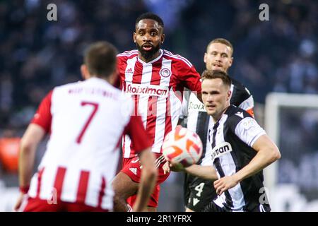 Salonicco, Grecia. 14th maggio, 2023. Il giocatore di Olympiacos Cedric Bakambu (Center) in azione durante una partita di calcio di Superleague Playoffs tra il PAOK FC e l'Olympiacos FC. (Credit Image: © Giannis Papanikos/ZUMA Press Wire) SOLO PER USO EDITORIALE! Non per USO commerciale! Foto Stock