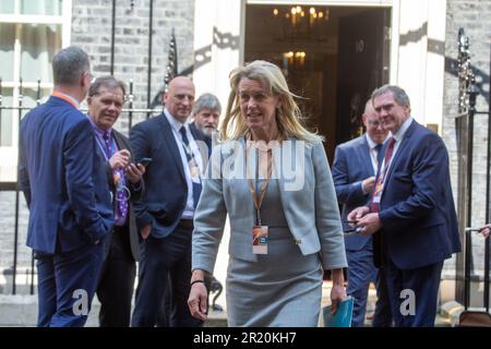 Londra, Inghilterra, Regno Unito. 16th maggio, 2023. Il presidente della National Farmers Union, MINETTE BATTERS, si vede fuori 10 Downing Street dopo aver partecipato al vertice britannico Farm to Fork, che riunisce rappresentanti di tutte le industrie alimentari e agricole. (Credit Image: © Tayfun Salci/ZUMA Press Wire) SOLO PER USO EDITORIALE! Non per USO commerciale! Foto Stock