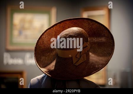 NUENEN - Regina Maxima durante l'apertura del rinnovato Van Gogh Village Museum. Van Gogh visse a Nuenen tra dicembre 1883 e novembre 1885 e vi dipinse circa un quarto della sua opera, tra cui il suo capolavoro i mangiatori di patate. Il museo si concentra sulla vita e sul lavoro di Van Gogh durante questo periodo. ANP POOL ROBIN VAN LONKHUIJSEN olanda fuori - belgio fuori Foto Stock