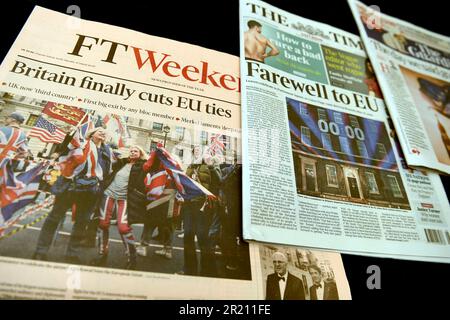 Fotografia di vari giornali britannici che riportano la Brexit. Foto Stock
