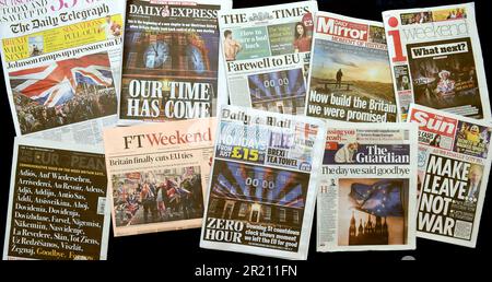 Fotografia di vari giornali britannici che riportano la Brexit . Il giornale Sun riporta anche i primi due casi confermati di Covid-19 in Gran Bretagna. Foto Stock