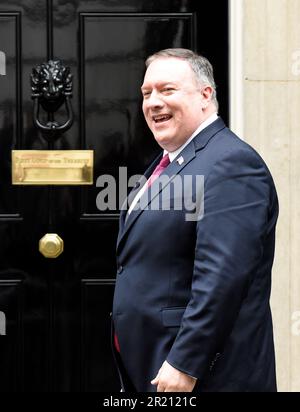 Fotografia di Mike Pompeo, il Segretario di Stato degli Stati Uniti, che arriva al numero 10 di Downing Street, Londra. Foto Stock