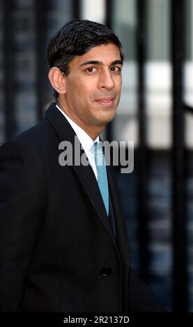 Fotografia di Rishi Sunak, Cancelliere dello scacchiere, al di fuori di Downing Street numero 10, Londra. Foto Stock